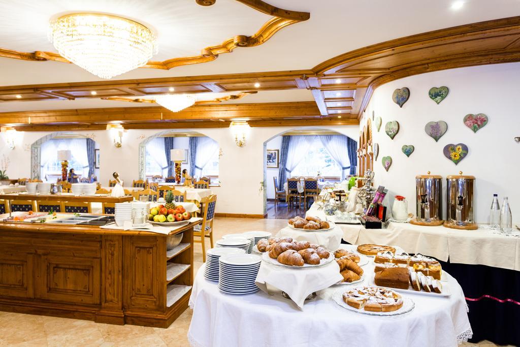 Hotel Vienna San Martino Di Castrozza Ngoại thất bức ảnh