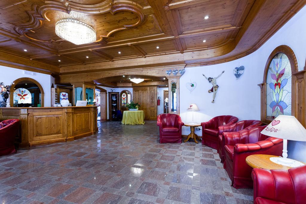 Hotel Vienna San Martino Di Castrozza Ngoại thất bức ảnh
