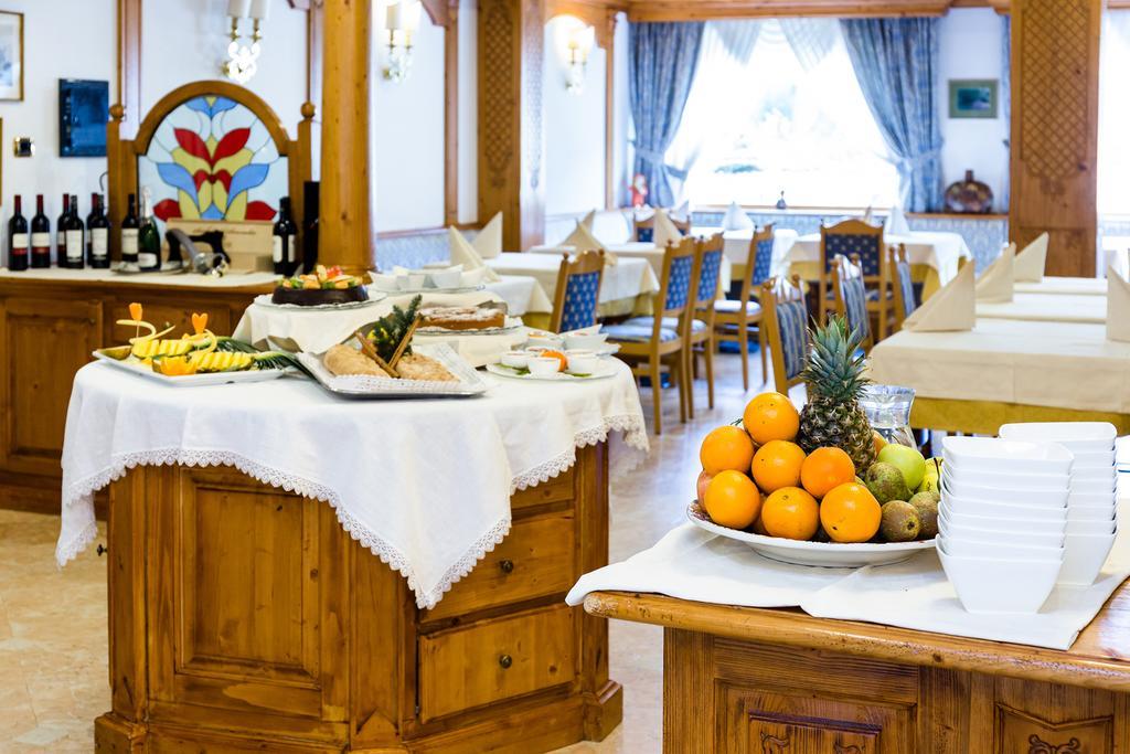 Hotel Vienna San Martino Di Castrozza Ngoại thất bức ảnh