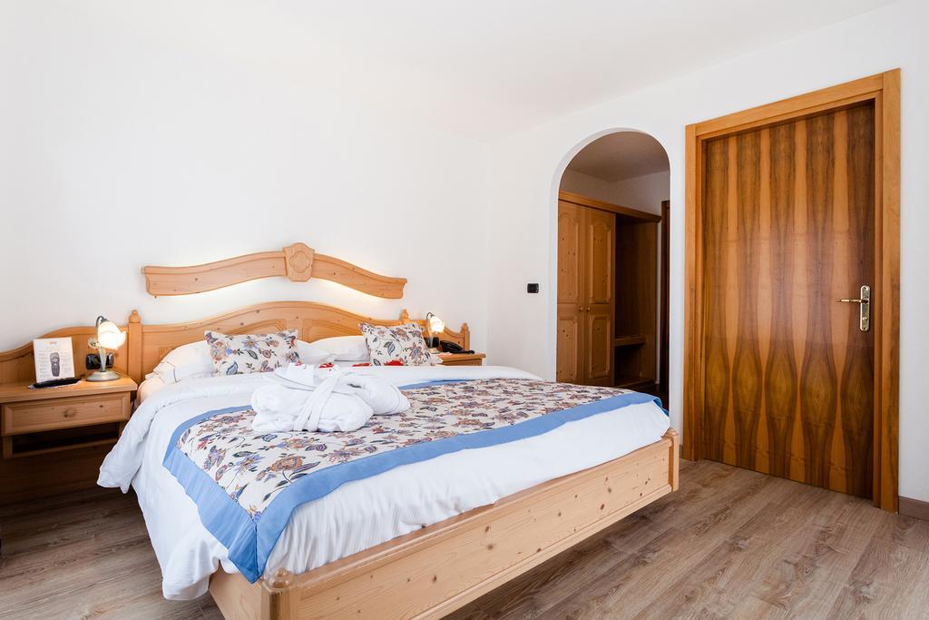 Hotel Vienna San Martino Di Castrozza Ngoại thất bức ảnh